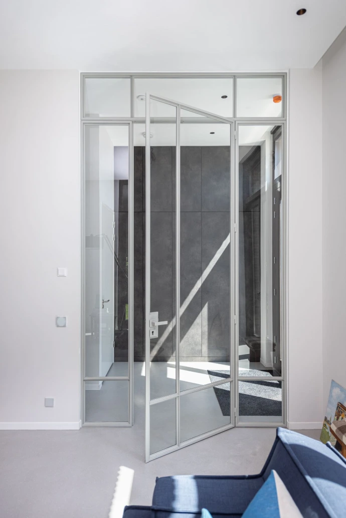 Steel doors for interior use